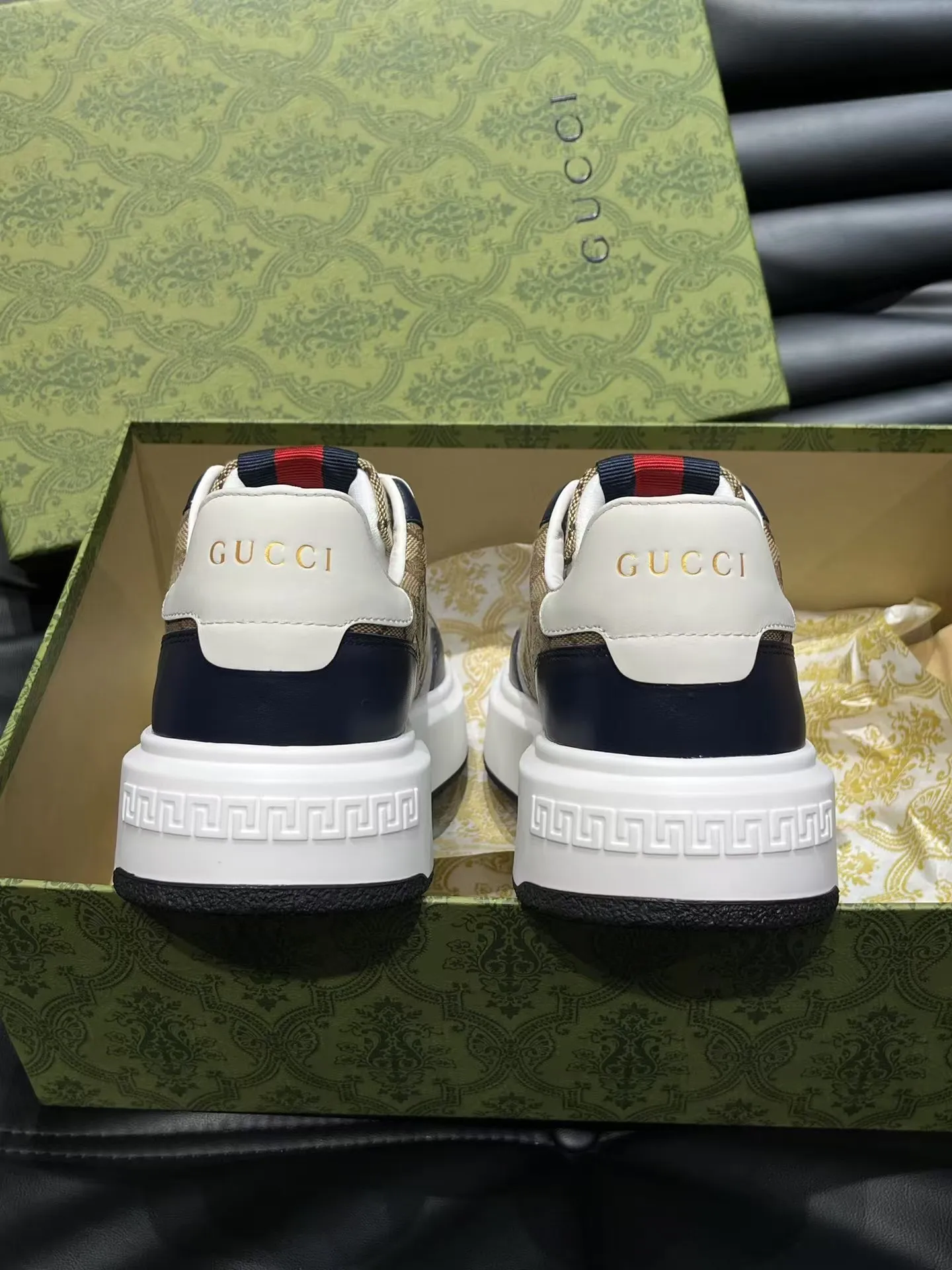 Men's Men's Shoes Men's Men's 💰460 new men's shoes GUCCI [Lightning] latest shoes shipped. Original quality, fashionable, special materials, sheepskin lining, new packaging. The foot feels super comfortable and the workmanship is impeccable. Size: 38-45, dark blue